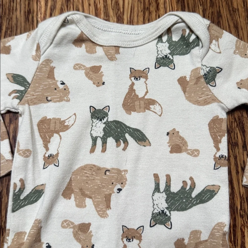 Carter’s beige forest creature fox bear long sleeve snap closure bodysuit 9M
